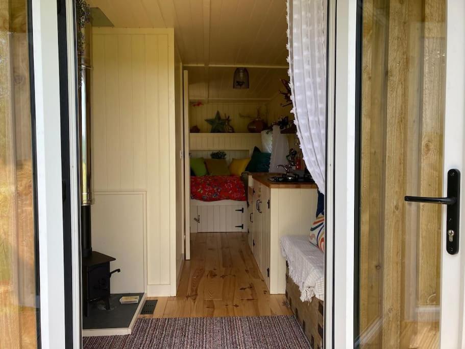 Neddys Rest Luxury Horsebox Stay バトル エクステリア 写真